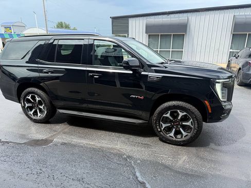 Used 2025 GMC Yukon AT4 w/ Premium Trailering Package AWD/4WD image 6