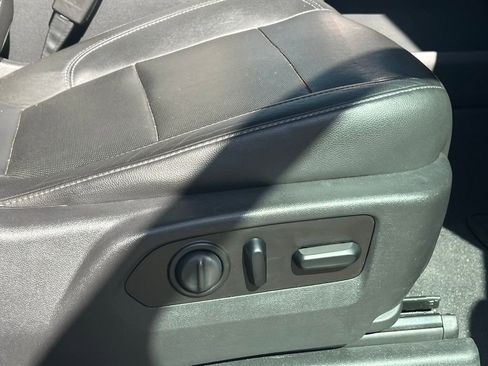 Used 2020 Chevrolet Silverado 1500 LTZ w/ LTZ Premium Package image 16