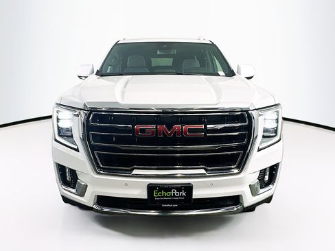 Used 2024 GMC Yukon SLT image 2