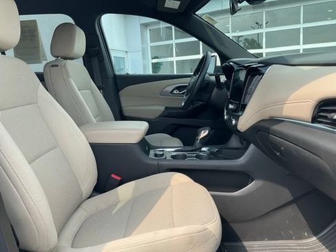 Used 2023 Chevrolet Traverse LT AWD/4WD image 10