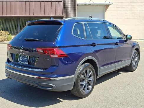 Used 2023 Volkswagen Tiguan SE w/ Panoramic Sunroof Package AWD/4WD image 11