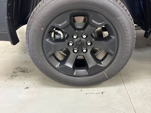 New 2026 RAM 1500 Express AWD/4WD image 30