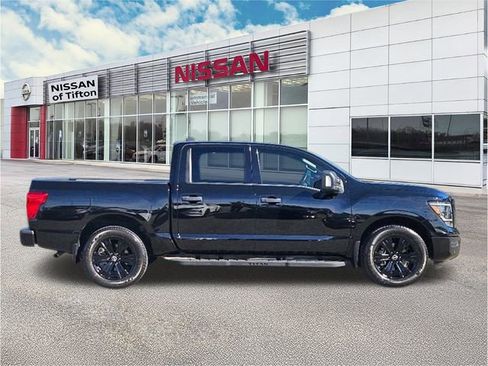 Certified 2024 Nissan Titan SV w/ SV Convenience Package image 8