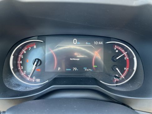 Used 2025 Toyota RAV4 XLE FWD image 10