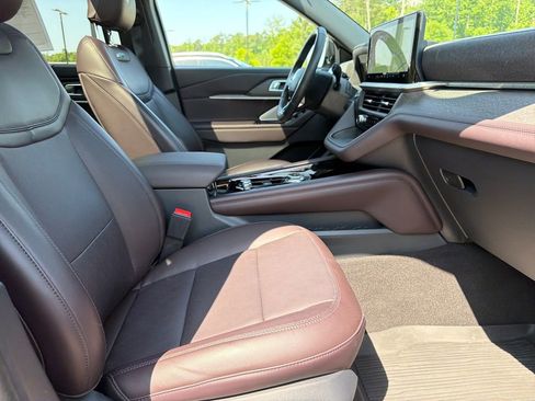 Used 2025 Ford Explorer Platinum RWD image 59