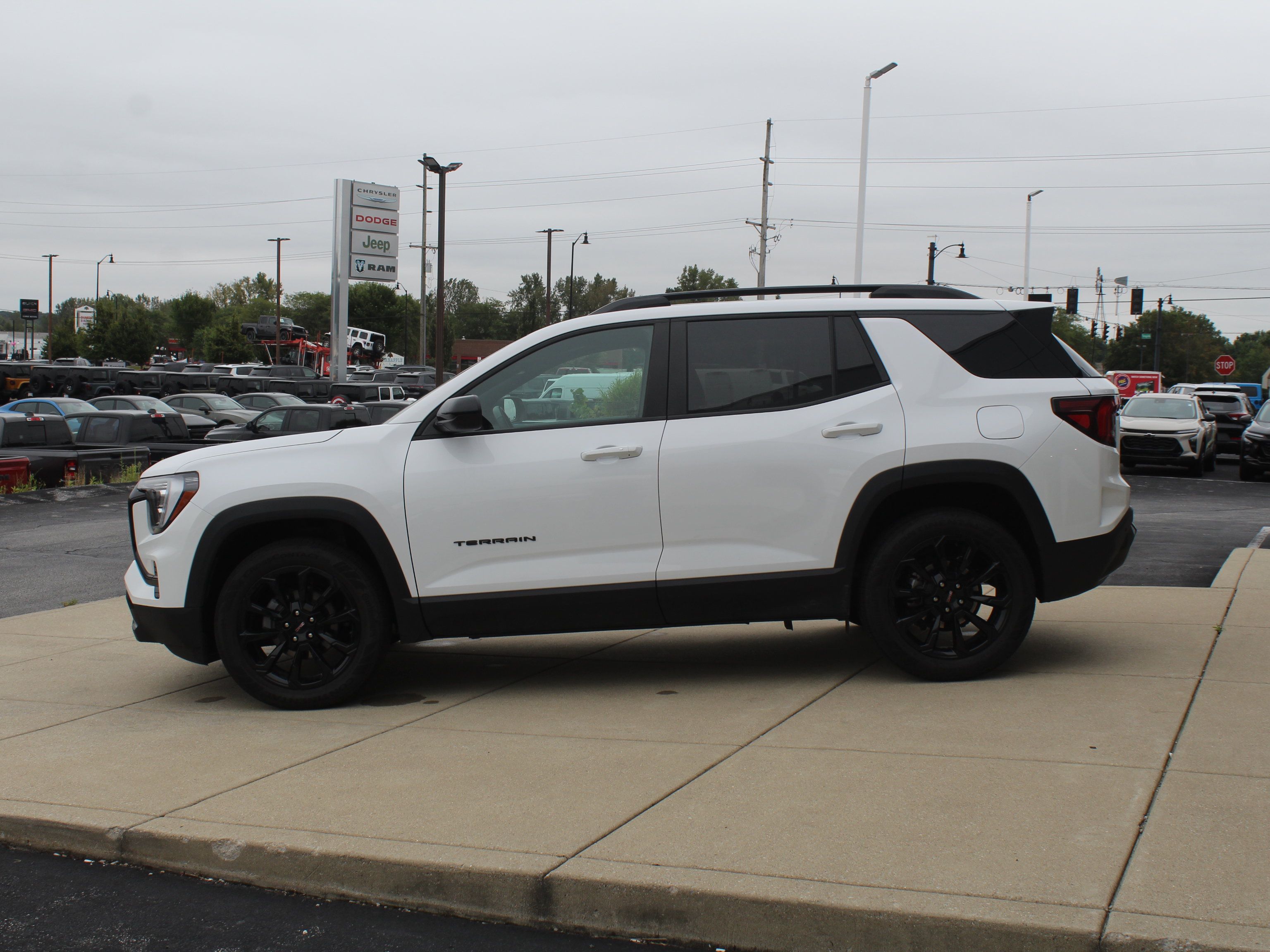 Used 2026 GMC Terrain Elevation w/ Elevation Premium Package AWD/4WD image 9
