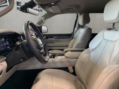 Used 2022 Jeep Wagoneer Series III w/ Flexible Seating Group AWD/4WD image 6