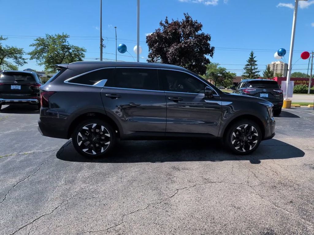 Used 2025 Kia Sorento EX AWD/4WD image 6
