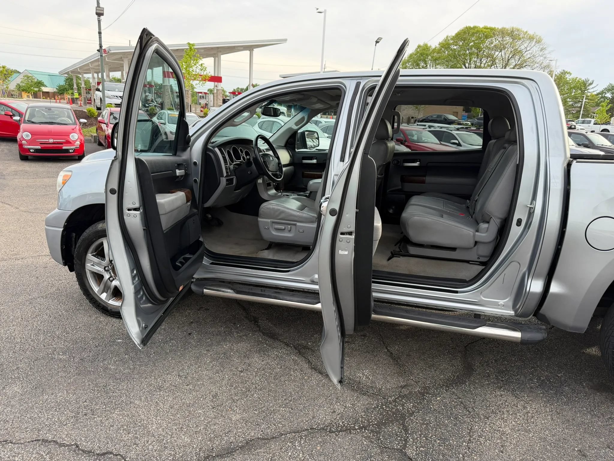 Used 2010 Toyota Tundra Limited RWD image 15