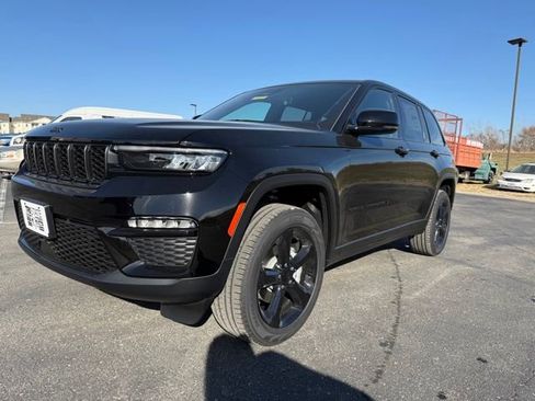 New 2025 Jeep Grand Cherokee Limited w/ Black Appearance Package image 1