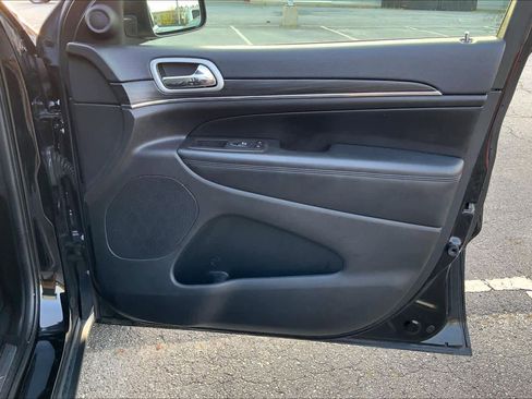 Used 2021 Jeep Grand Cherokee Limited w/ Trailer Tow Group IV image 23