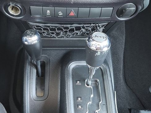 Used 2016 Jeep Wrangler Unlimited Sport w/ Connectivity Group image 17