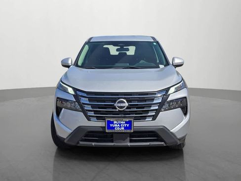 Used 2024 Nissan Rogue SV AWD/4WD image 2