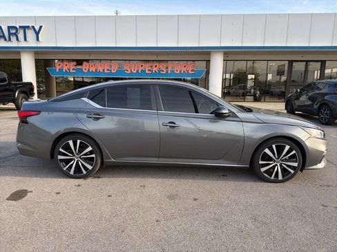 Used 2022 Nissan Altima 2.5 SR image 3