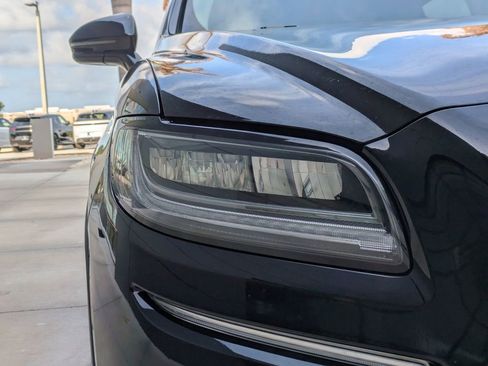 Used 2022 Lincoln Nautilus AWD w/ Premium Package image 11