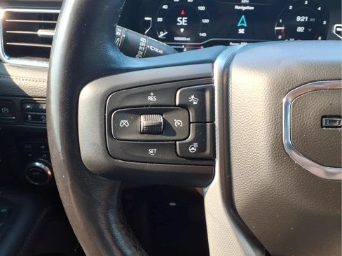Used 2022 GMC Yukon XL Denali w/ Advanced Technology Package AWD/4WD image 16