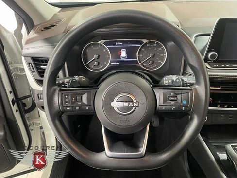 Used 2023 Nissan Rogue SV image 15