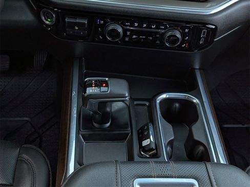 Used 2022 Chevrolet Silverado 1500 High Country image 13