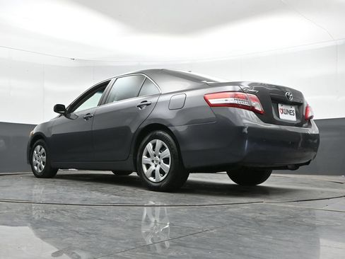 Used 2010 Toyota Camry LE FWD image 41