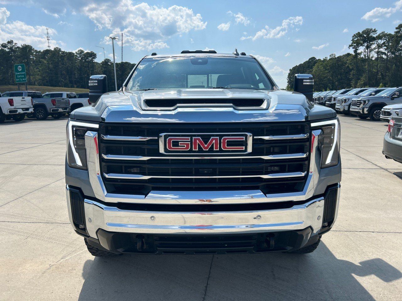 Used 2024 GMC Sierra 2500 SLT w/ SLT Premium Package AWD/4WD image 5