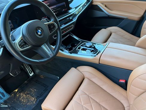 Used 2024 BMW X5 xDrive40i w/ M Sport Package AWD/4WD image 11