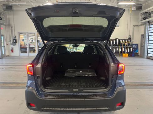 Certified 2025 Subaru Outback Premium image 4