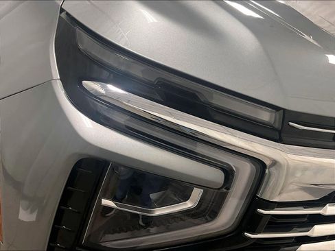 Used 2025 Chevrolet Tahoe LT image 33