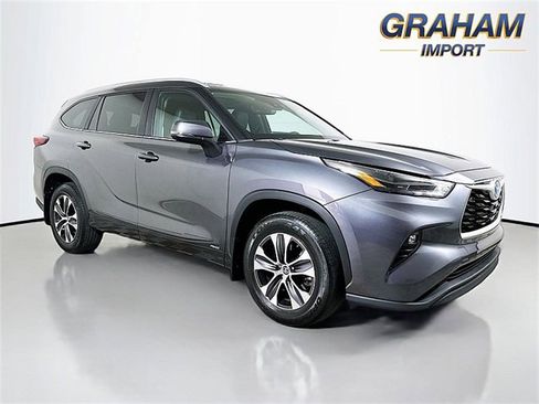 Used 2023 Toyota Highlander XLE image 1