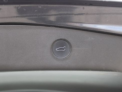 Used 2022 Tesla Model 3 Long Range AWD/4WD image 9