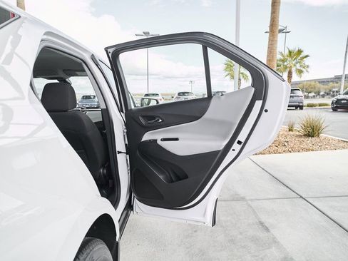 Used 2024 Chevrolet Equinox LS image 12