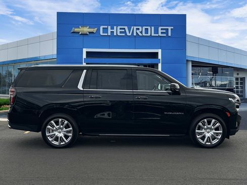 Certified 2024 Chevrolet Suburban High Country AWD/4WD image 5