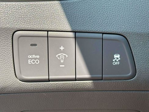 Used 2015 Hyundai Elantra SE w/ Option Group 02 FWD image 18