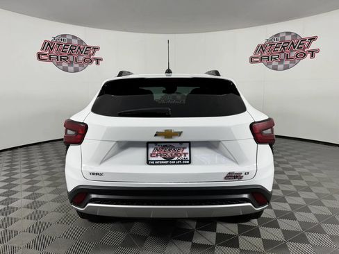 Used 2026 Chevrolet Trax LT FWD image 6