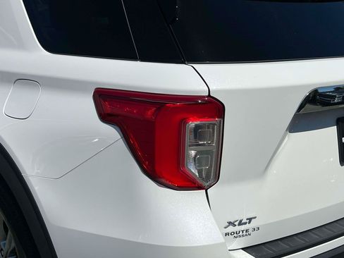 Used 2023 Ford Explorer XLT w/ Equipment Group 202A AWD/4WD image 8
