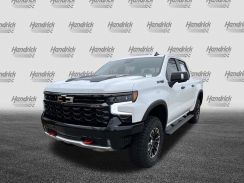 Used 2025 Chevrolet Silverado 1500 ZR2 w/ Technology Package image 5