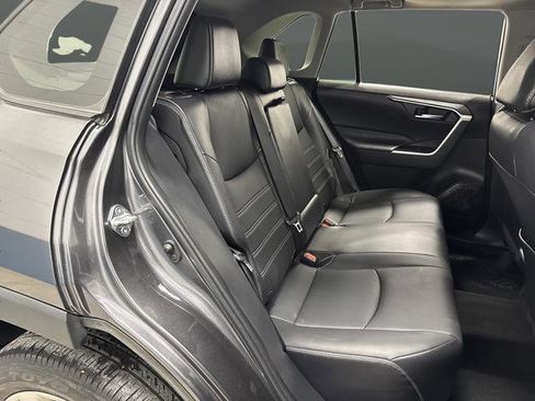 Used 2023 Toyota RAV4 XLE Premium image 31