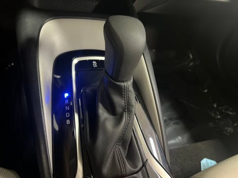 Used 2020 Toyota Corolla LE FWD image 26