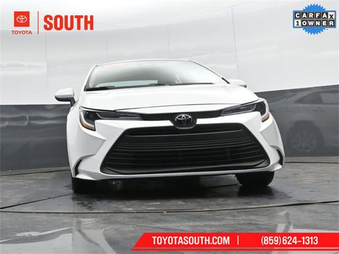 Used 2025 Toyota Corolla LE image 35
