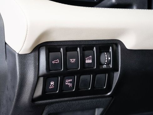 Used 2022 Subaru Ascent Limited w/ Technology Package image 10