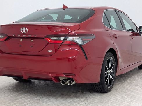 Used 2023 Toyota Camry SE image 9