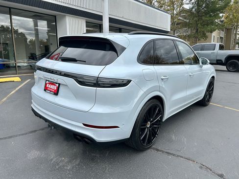 Used 2022 Porsche Cayenne Turbo S w/ Assistance Package image 14