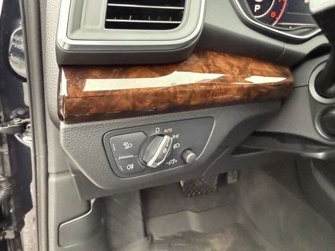 Used 2018 Audi Q5 2.0T Premium Plus w/ Premium Plus Package image 12