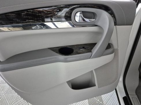 Used 2014 Buick Enclave Leather image 25