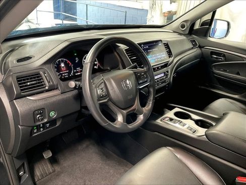 Used 2025 Honda Ridgeline RTL image 8