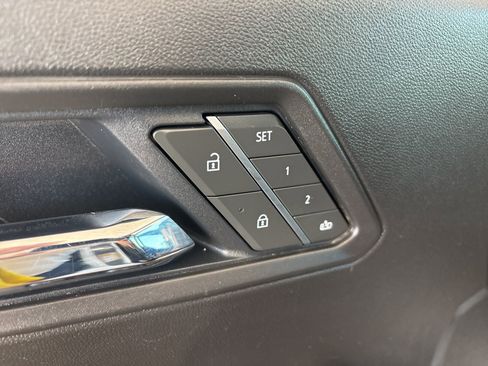 Certified 2025 GMC Canyon AT4 w/ AT4 Premium Package image 12