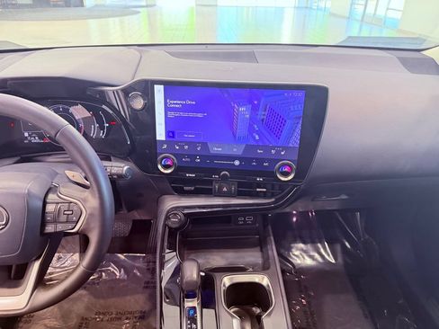 Certified 2024 Lexus NX 250 FWD w/ Cold Area Package image 24