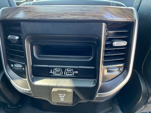 Used 2019 RAM 1500 Laramie AWD/4WD image 18