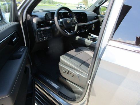 New 2025 Chevrolet Suburban Premier w/ Sun And Tow Package image 12