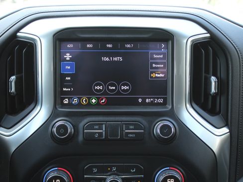 Used 2019 Chevrolet Silverado 1500 LT w/ True North Edition AWD/4WD image 27