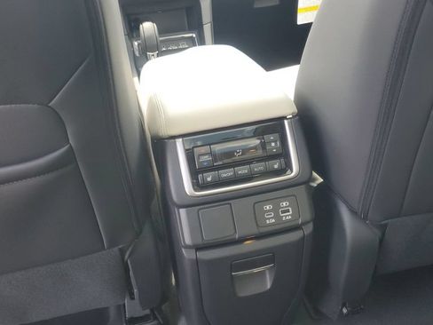 New 2026 Subaru Ascent Limited AWD/4WD image 29